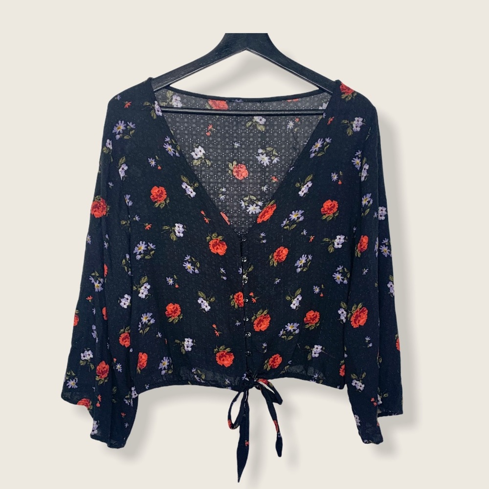 American Eagle Floral Tie Button Down V Neck Top - Picture 1 of 12